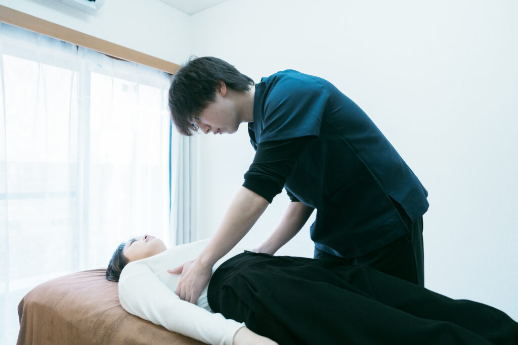 呼吸が浅いと肩こり・腰痛が治りにくい本当の理由｜多摩市・聖蹟桜ヶ丘の整体院が解説